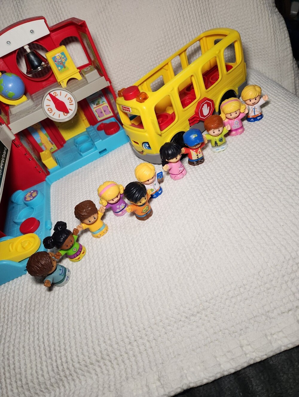 Fisher-Price Little People Yellow School Bus Playset. School, Bus And 11 Figures